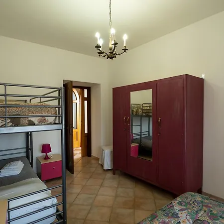 Casa Degli Ulivi بيت للعطل *